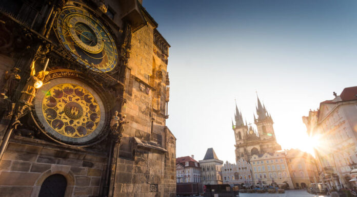Praga en otoño: por qué esta es la mejor época para descubrir la ciudad más mágica de Europa