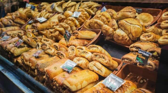 El ritual secreto de los miércoles porteños: dónde encontrar el mejor 2×1 en medialunas y facturas