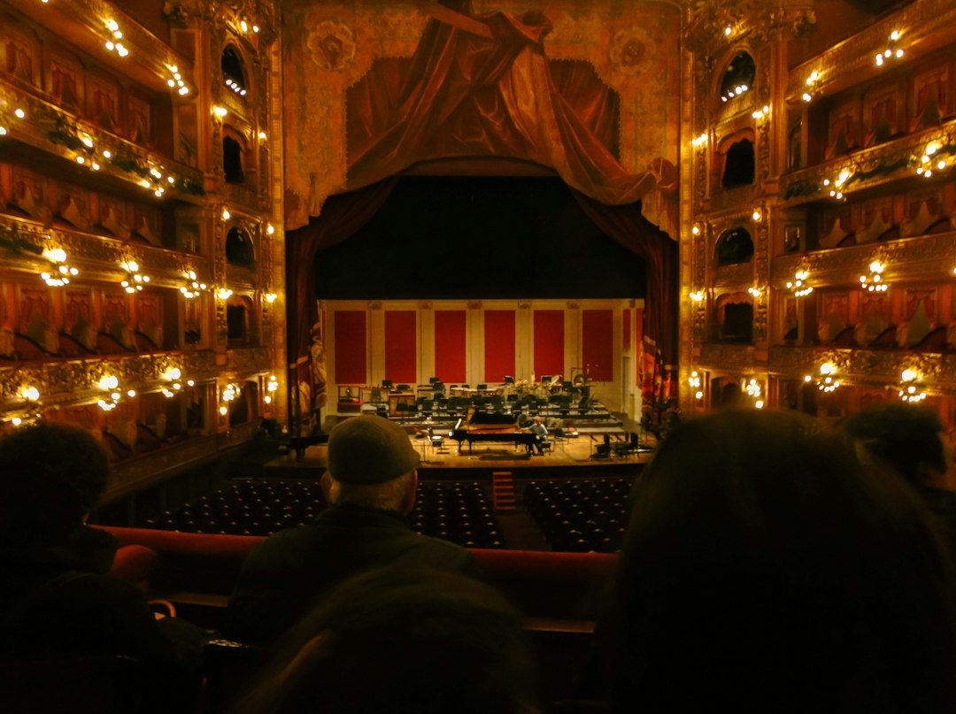 El Teatro Colón: la catedral de la ópera donde Buenos Aires respira cultura
