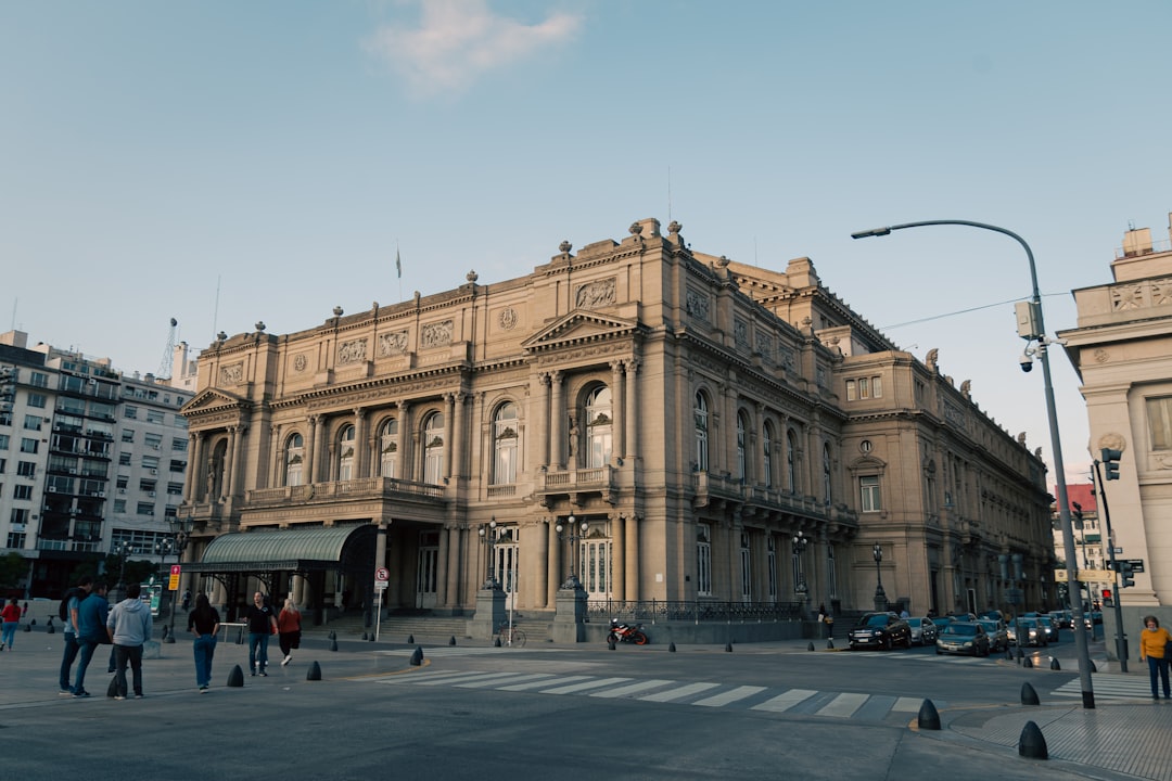 El Teatro Colón: la catedral de la ópera donde Buenos Aires guarda 111 años de magia en cada bastidor