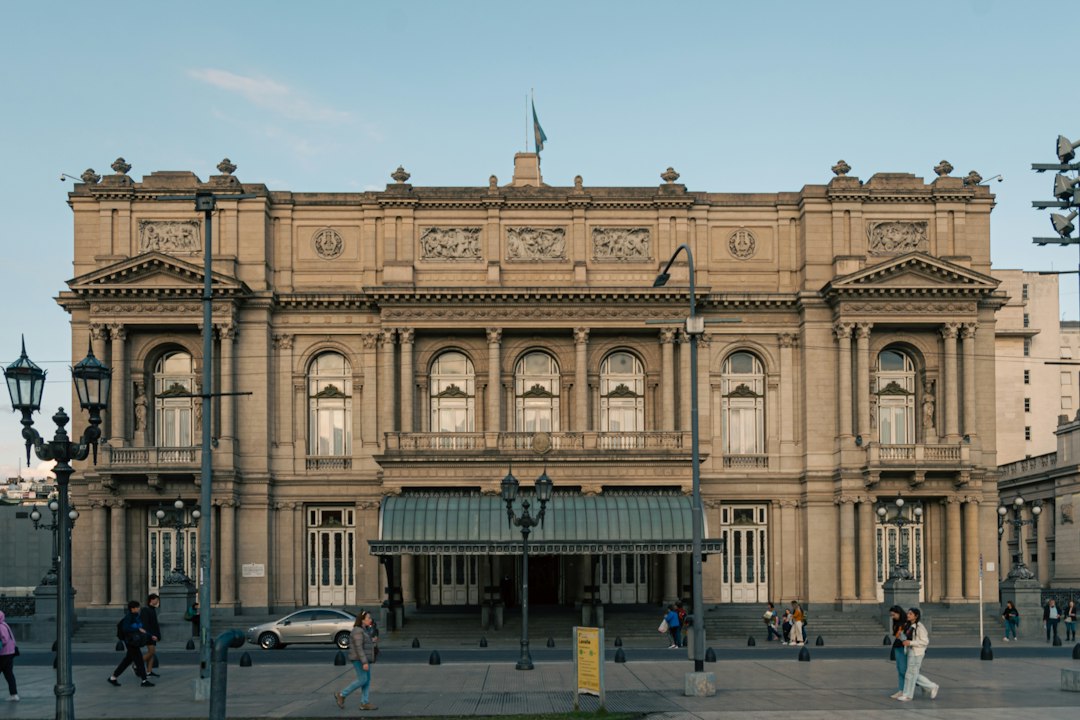 El Teatro Colón: la catedral de la ópera donde Buenos Aires respira cultura