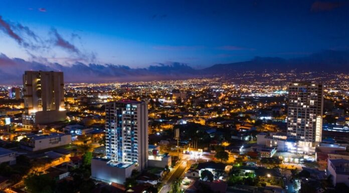 San Martín de los Andes de noche: la Patagonia se transforma cuando baja el sol