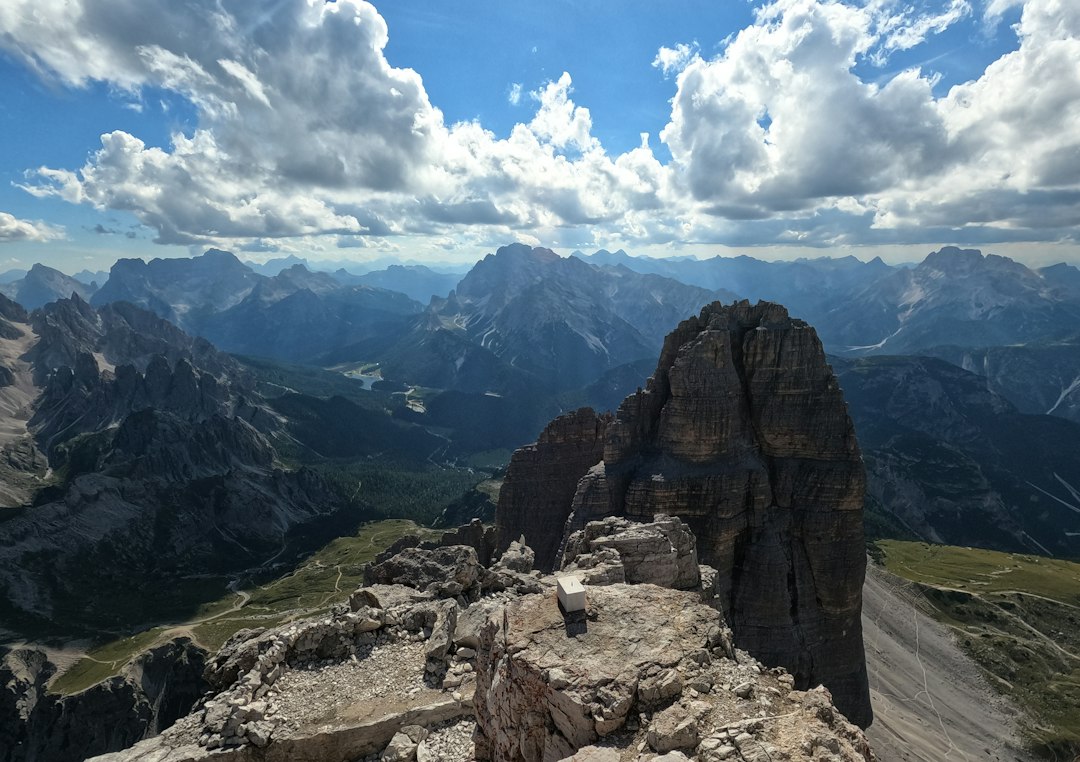Las Tre Cime di Lavaredo: la escalada que te va a cambiar la vida en Italia