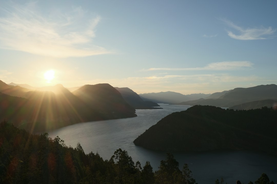 San Martín de los Andes de noche: la Patagonia se transforma cuando baja el sol