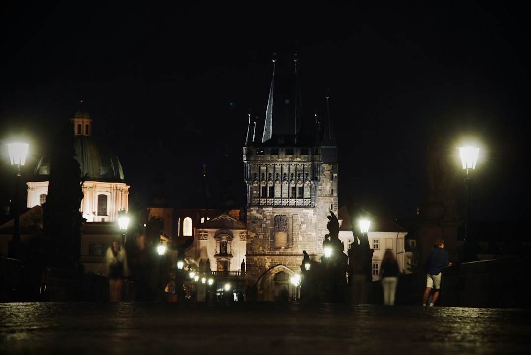 Praga de noche: donde la bohemia europea te seduce en cada esquina