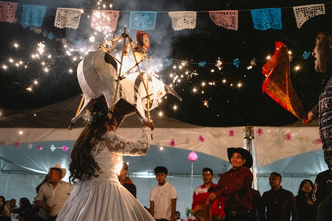 Cuando la noche cae en Salta: las peñas folclóricas donde la música te abraza como un viejo amigo