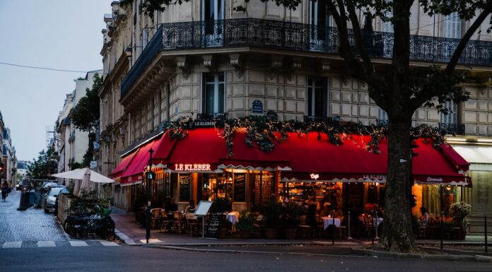 Por qué París te va a conquistar a través de su gastronomía (y no solo por la Torre Eiffel)
