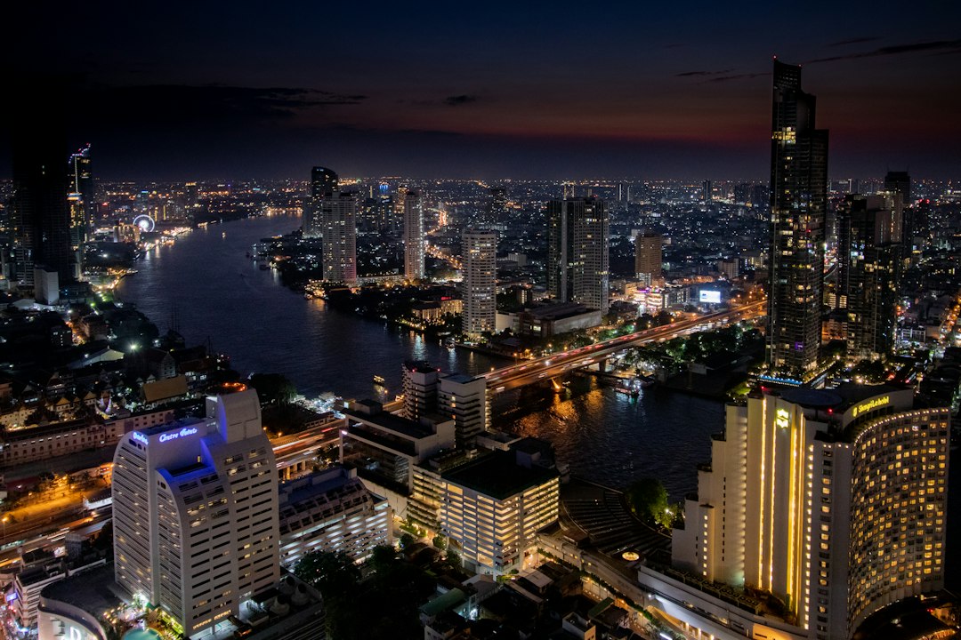 Bangkok de noche: así es la experiencia nocturna más intensa de Asia que todo argentino debería vivir