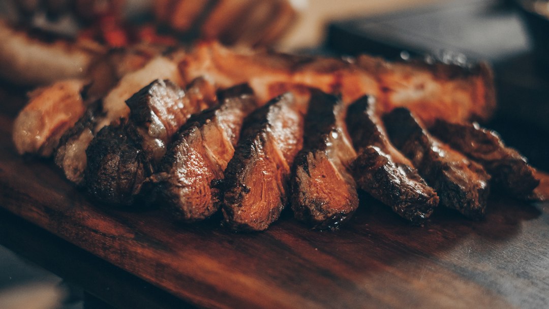 El ritual del asado argentino: por qué esta tradición es mucho más que carne a la parrilla