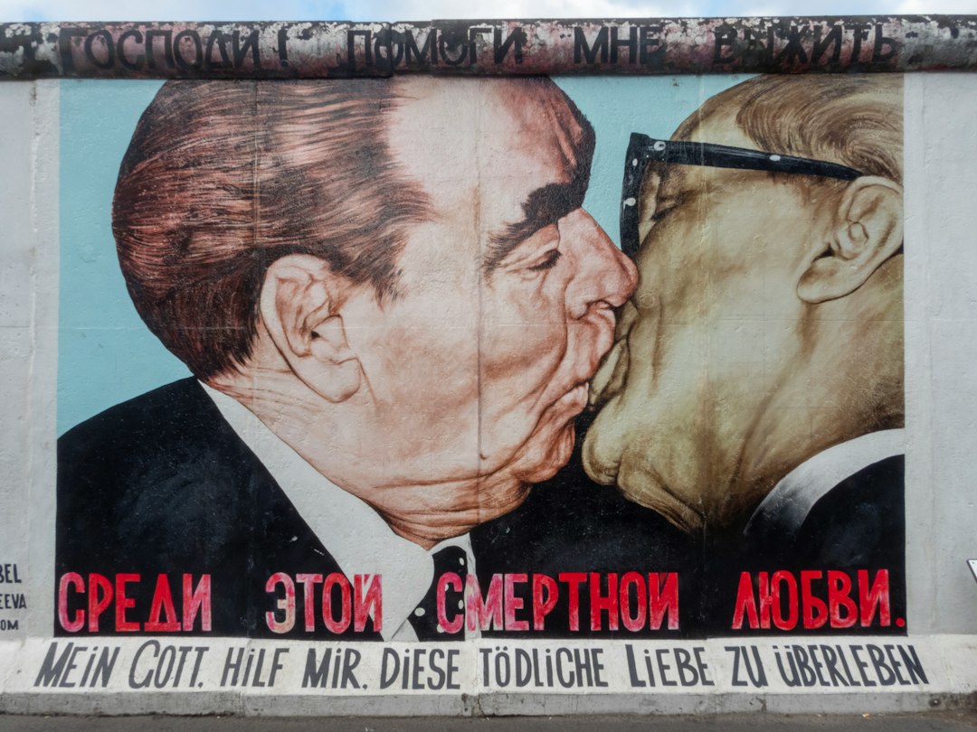 Berlín es la capital mundial del arte callejero y acá te mostramos por dónde empezar