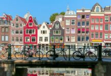 Ámsterdam en bicicleta: la forma más holandesa de descubrir la ciudad que todos querés conocer