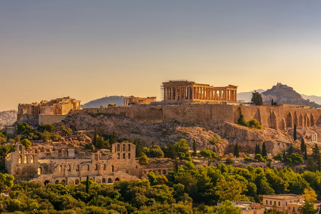 La Acrópolis de Atenas: cómo 2.500 años de historia sobrevivieron a imperios, guerras y bombardeos
