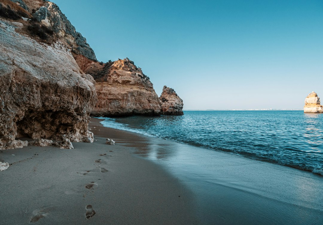 Las playas de Portugal que te van a enamorar: mucho más que Algarve