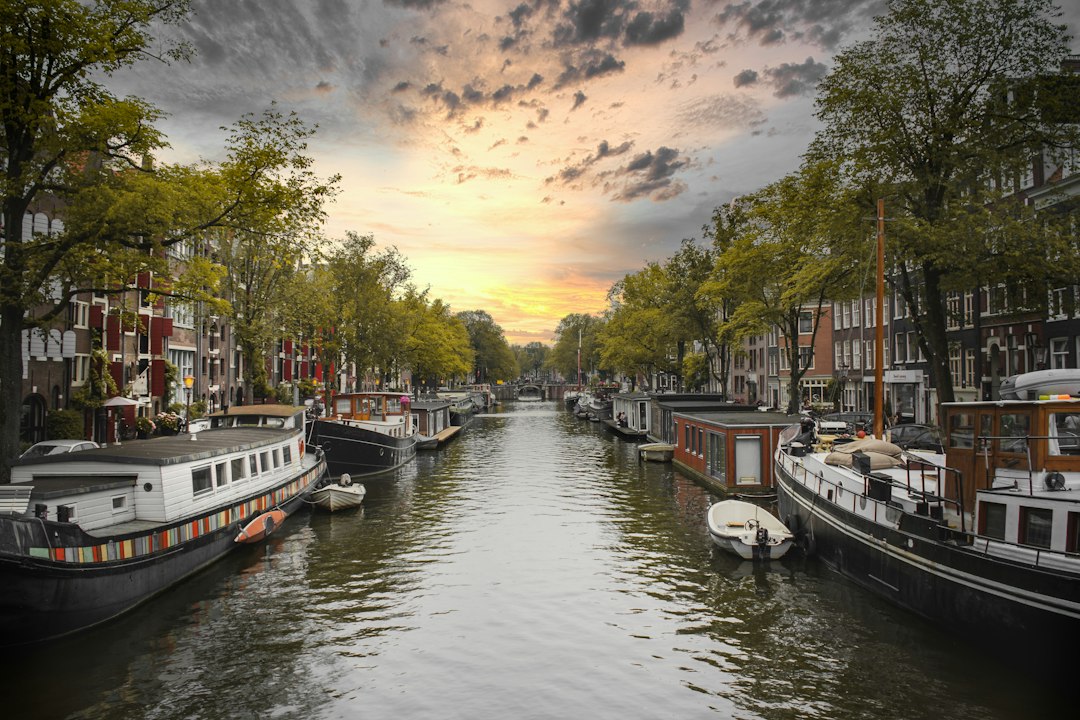 Amsterdam no es solo canales: el secreto que los viajeros argentinos descubren después del primer día