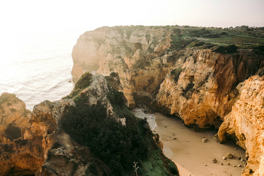 Las playas de Portugal que te van a enamorar: mucho más que Algarve