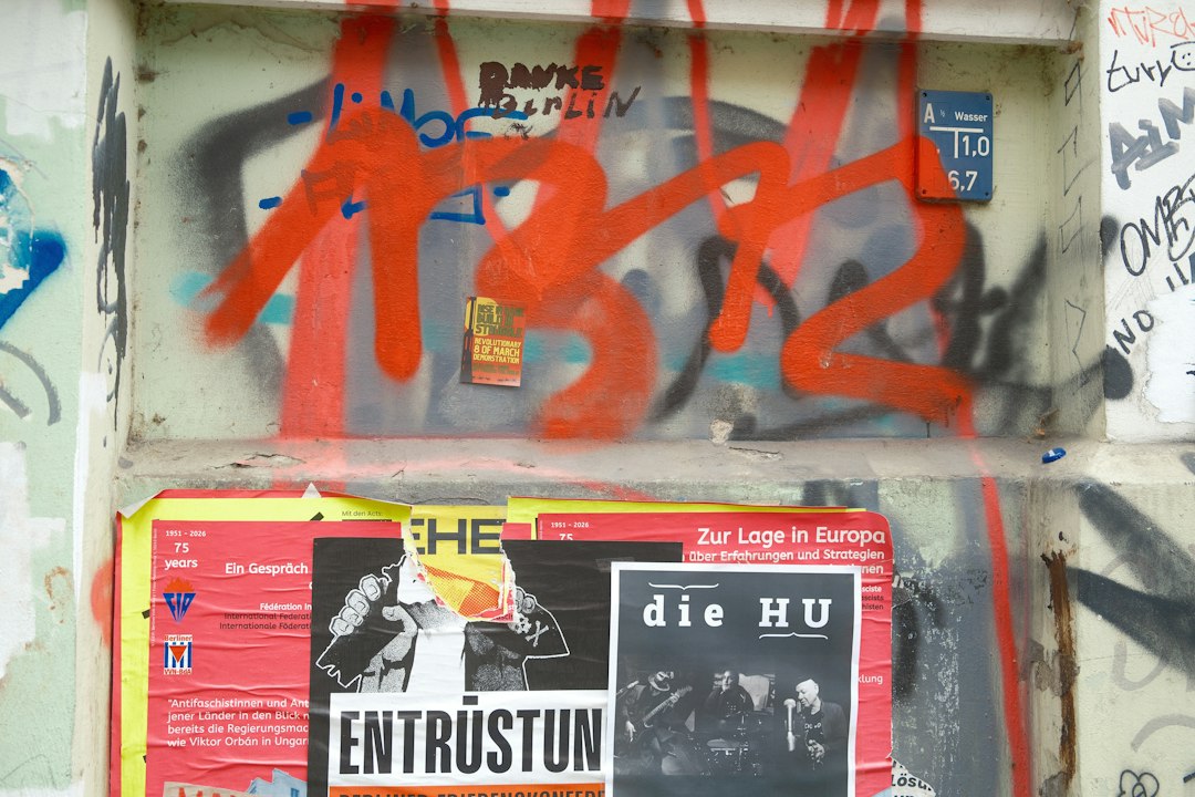 Berlín es la capital mundial del arte callejero y acá te mostramos por dónde empezar